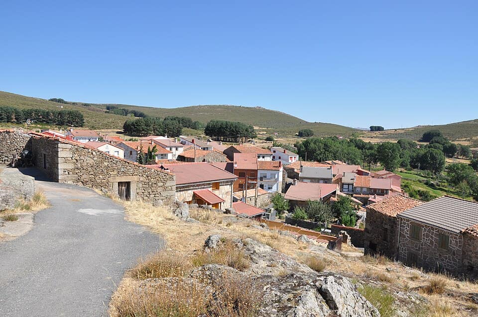 Vista de Hoyos de Miguel Muñoz