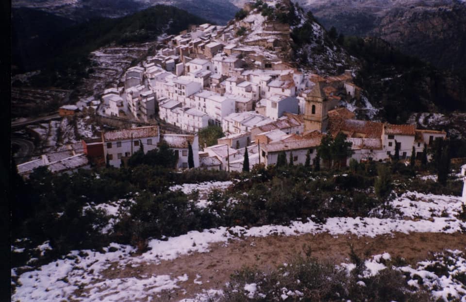 Vista de Castillo de Villamalefa
