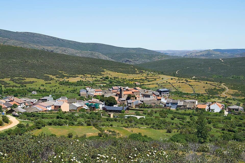 Vista de Robledo de Corpes