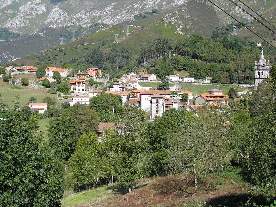 Vista de Peñamellera Alta